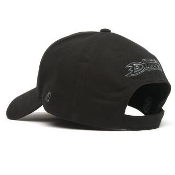 Бейсболка Anaheim Ducks Бейсболка Anaheim Ducks